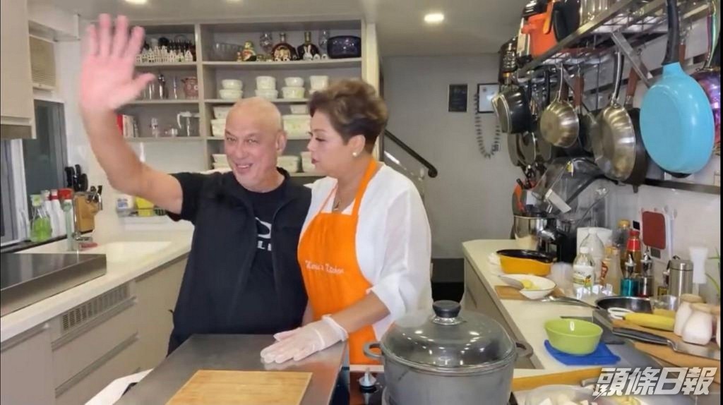 老公身患重病時仍力撐肥媽做烹飪直播，走前叮囑她一定要做落去。